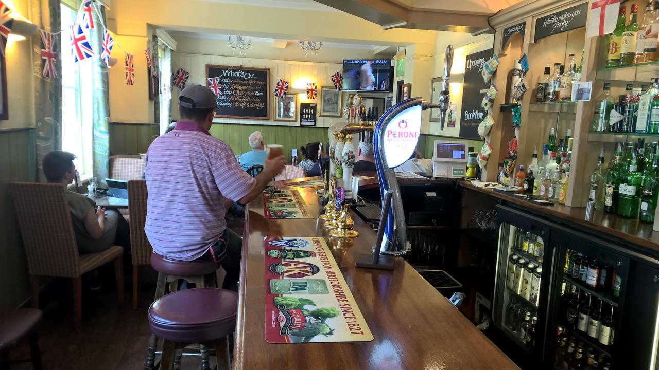 Baker Arms Bayford Hotel Hertford Eksteriør billede